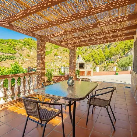 Con Piscina Privado En Paraje Natural Unico Holiday home *