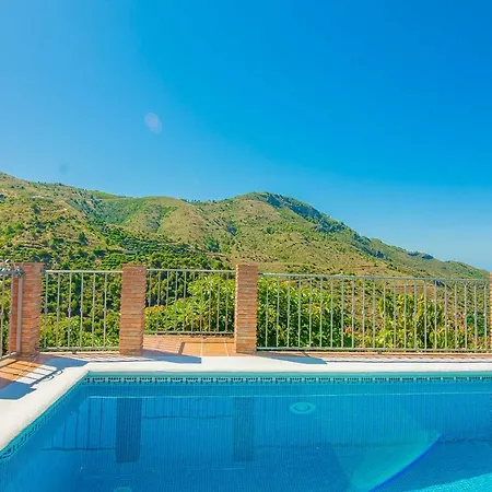 Con Piscina Privado En Paraje Natural Unico Holiday home Nerja