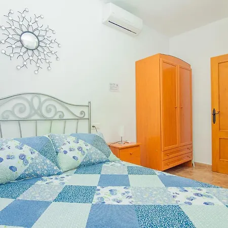 Con Piscina Privado En Paraje Natural Unico Holiday home *
